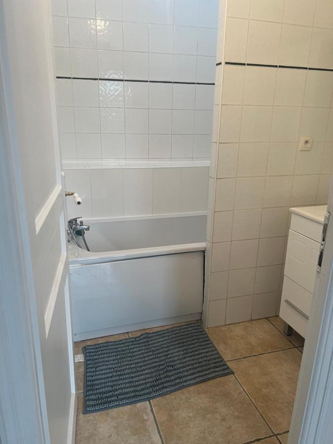 Le Relais De Saint Loup 1 A 66 Personnes Montereau-faut-Yonne Exterior foto