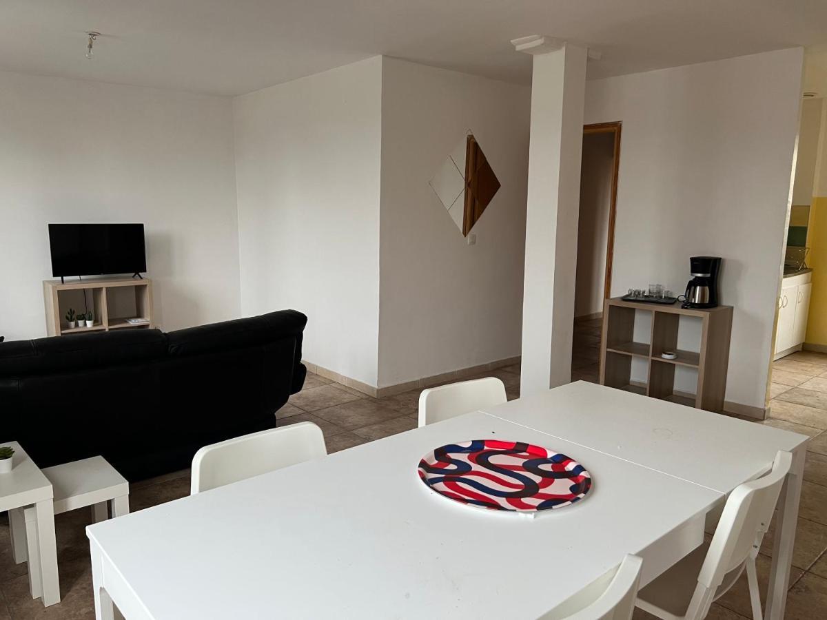 Le Relais De Saint Loup 1 A 66 Personnes Montereau-faut-Yonne Exterior foto